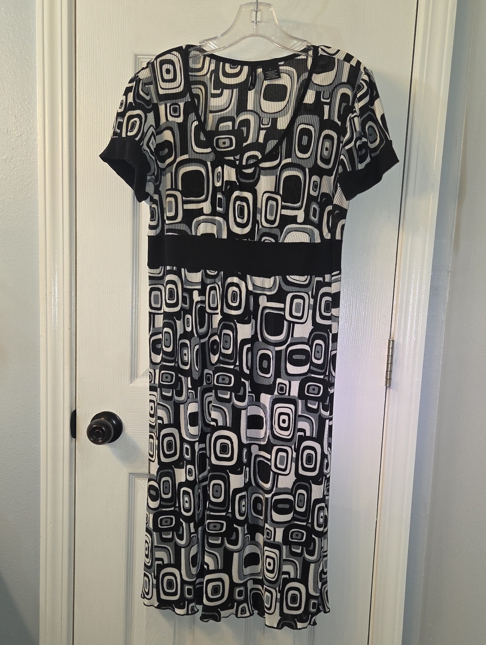 new directions Black and White Geometric Midi Dress
